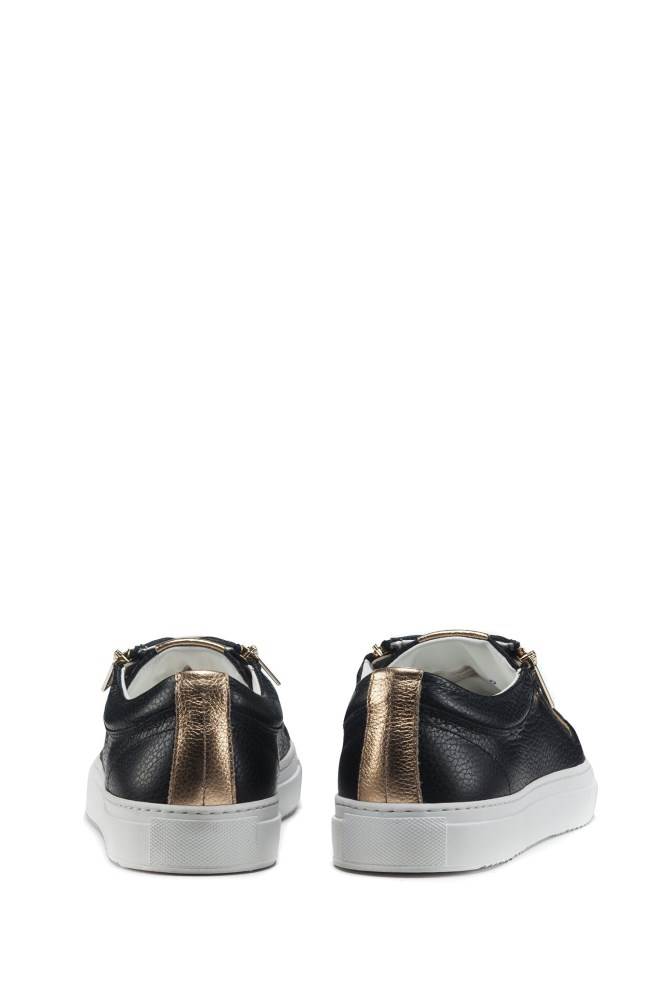 Hugo Boss Low-top tumbled-leather trainers Svarte | LjAYBoME