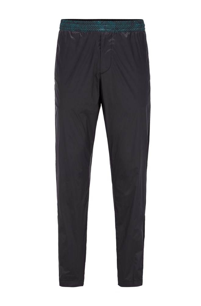 Hugo Boss Tapered-fit trousers Svarte | MeeDEBDO